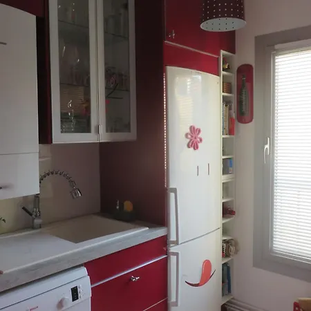 T2 50m Carrés Vue Piscine Tennis