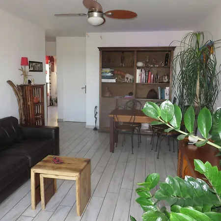 Appartement T2 50m Carrés Vue Piscine Tennis